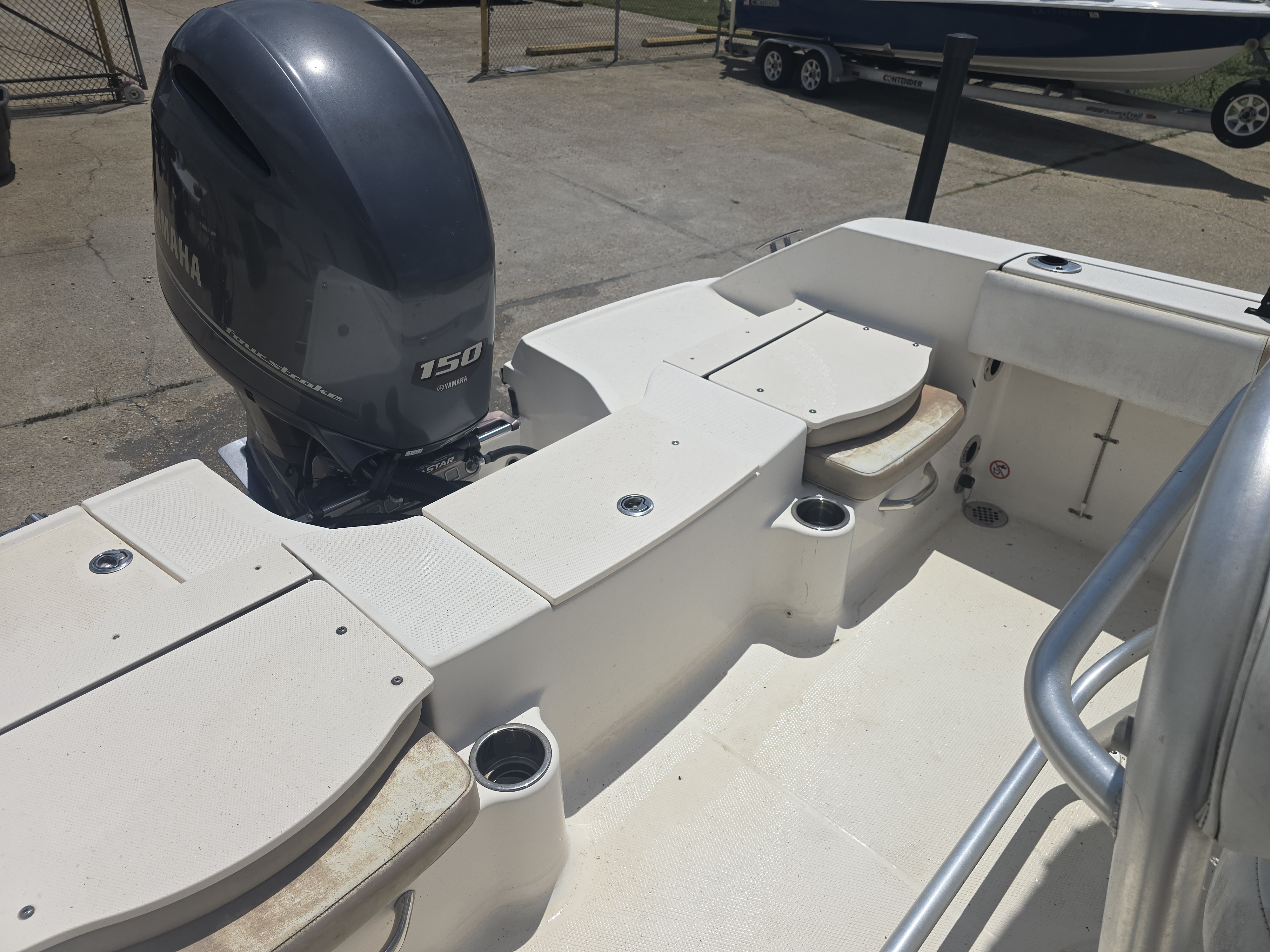 2020 Robalo Center Console Boat