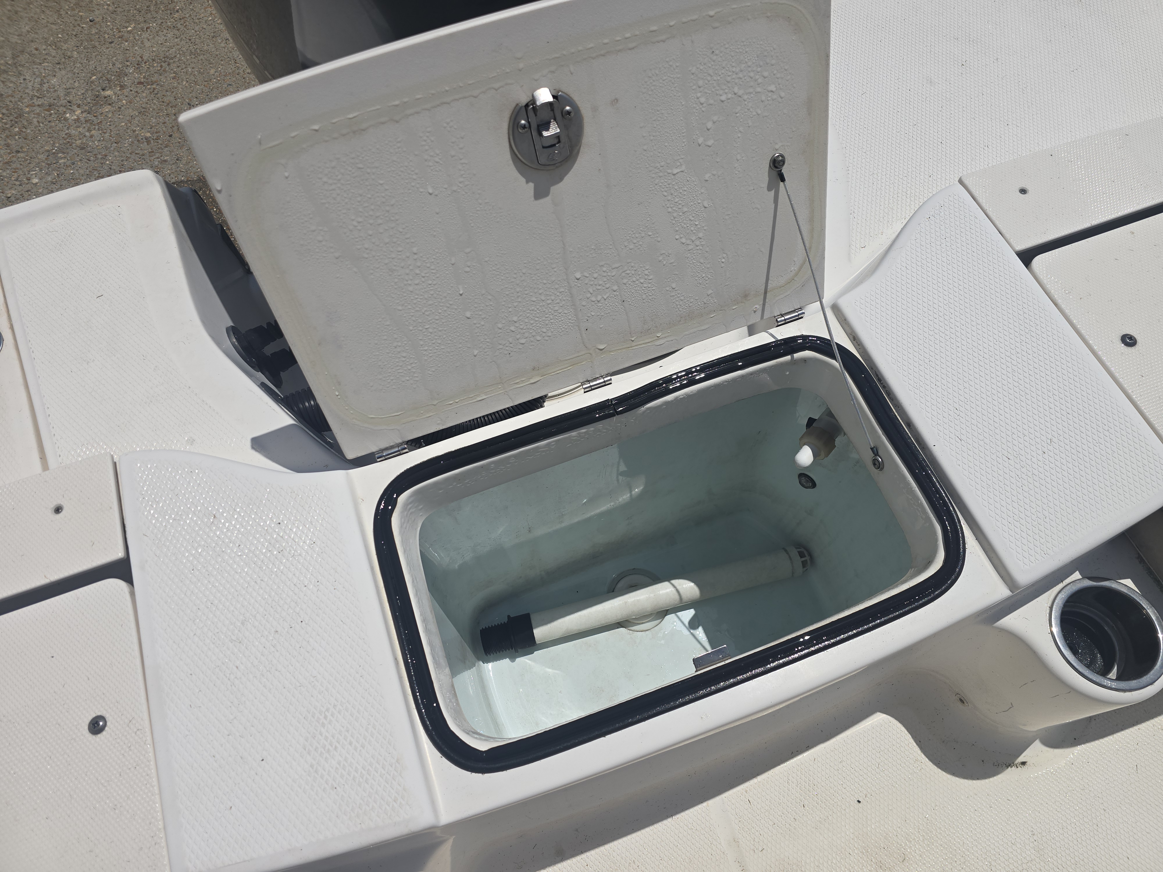 2020 Robalo Center Console Boat