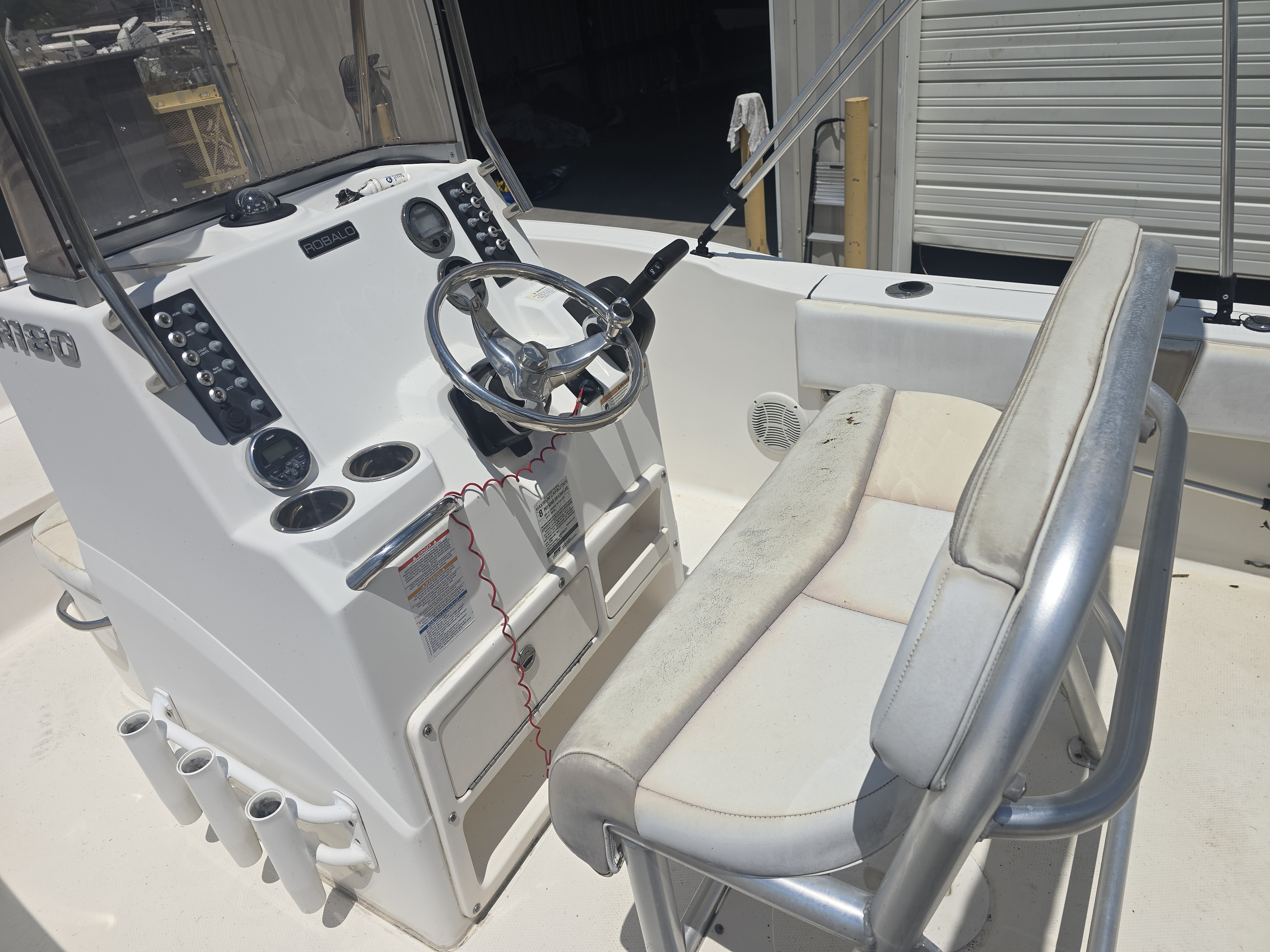 2020 Robalo Center Console Boat