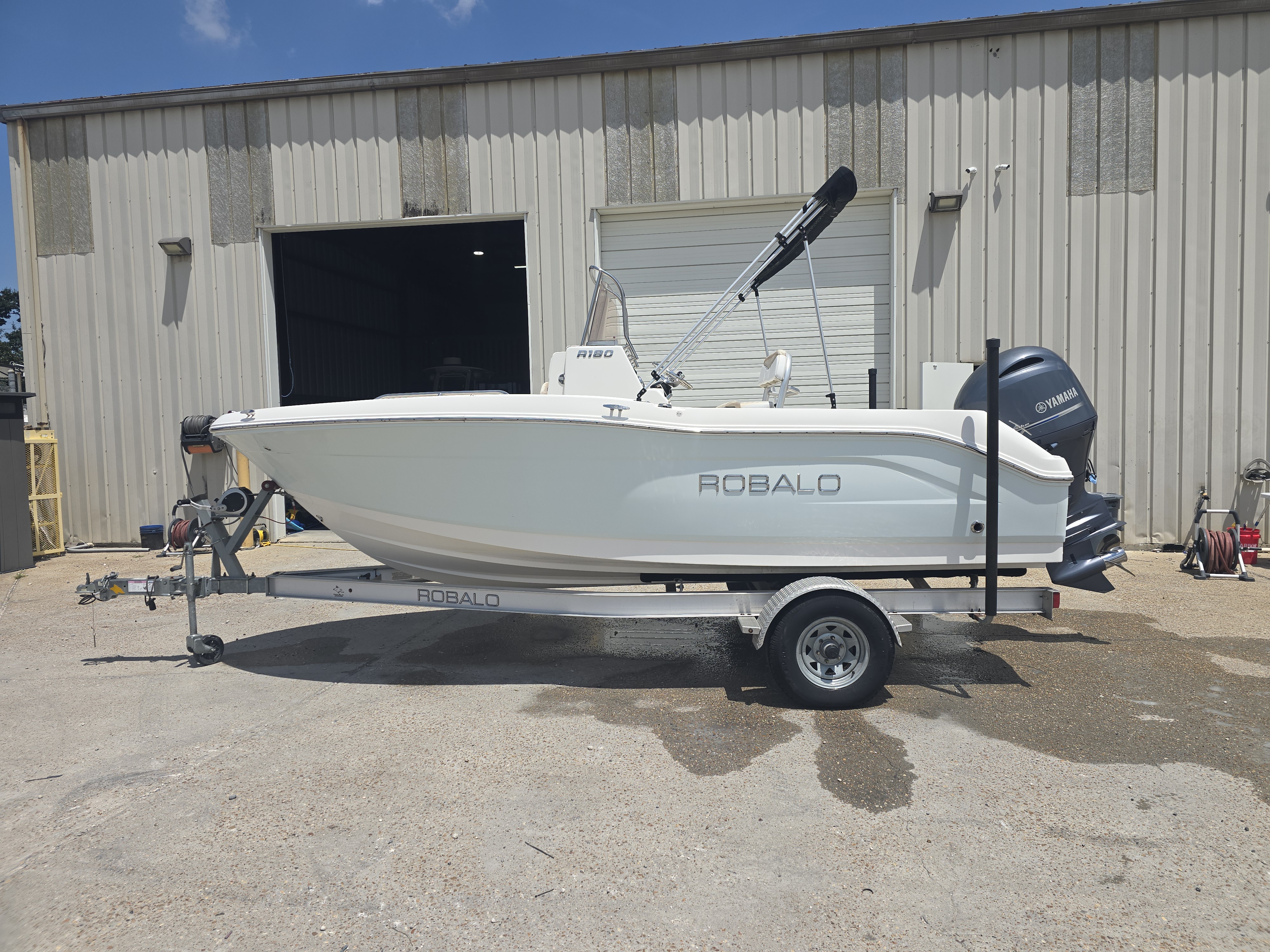 2020 Robalo Center Console Boat